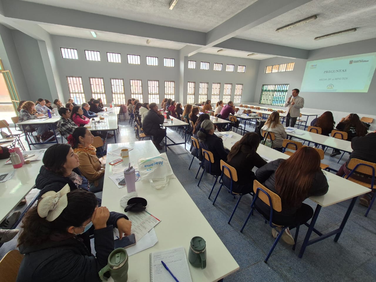 Docentes de Tierra Amarilla se capacitan en Ley de Autismo en jornada intersectorial organizada por la Escuela Luis Uribe Orrego