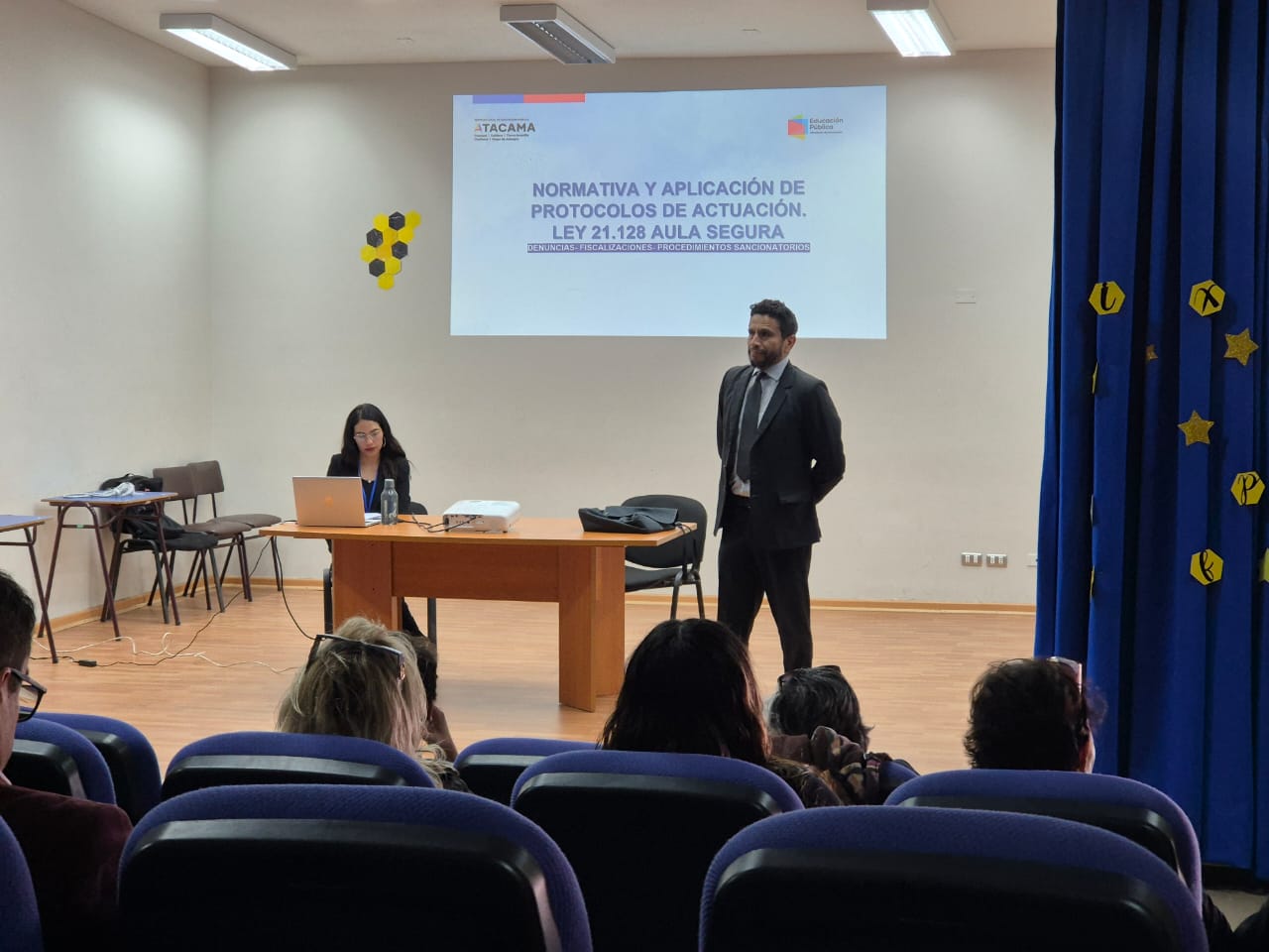 Directores y Encargados de Convivencia Educativa participaron en jornada de capacitación sobre normativa y protocolos
