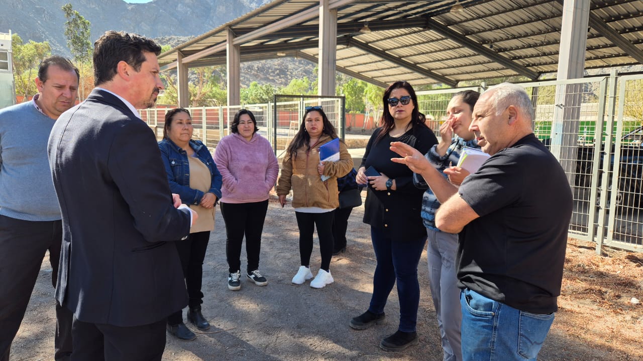 Director Ejecutivo del SLEP Atacama constata importantes avances en la Escuela Concentración de Los Loros: se han invertido 70 millones de pesos en mejoras