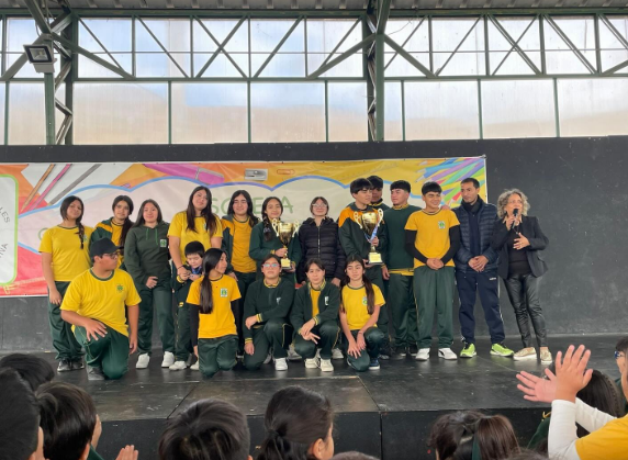 Escuela Gaspar Cabrales reconoce a selecciones de balonmano por su destacada participación en torneo regional