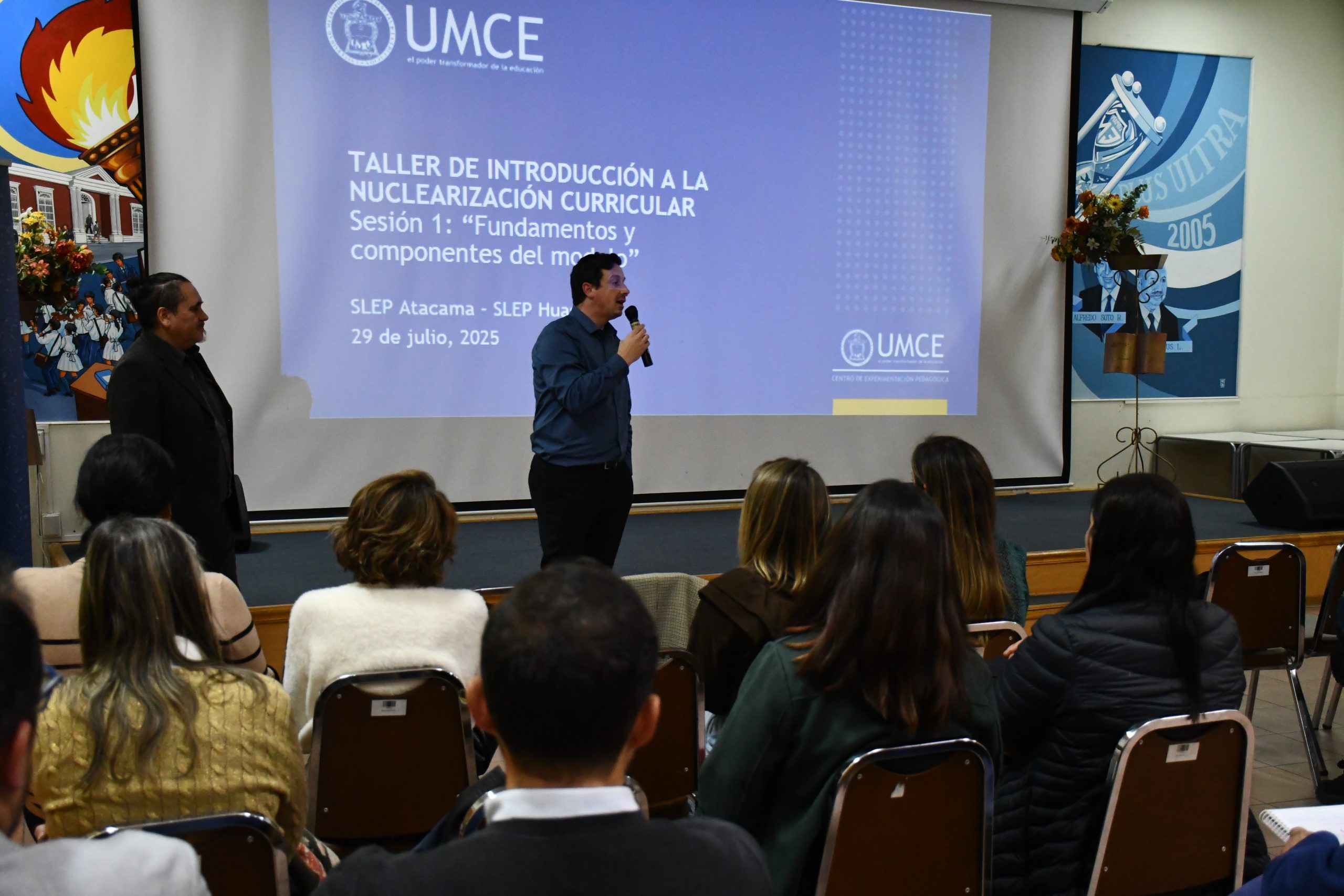 Profesionales de apoyo técnico-pedagógico fortalecen conocimientos en nuclearización curricular