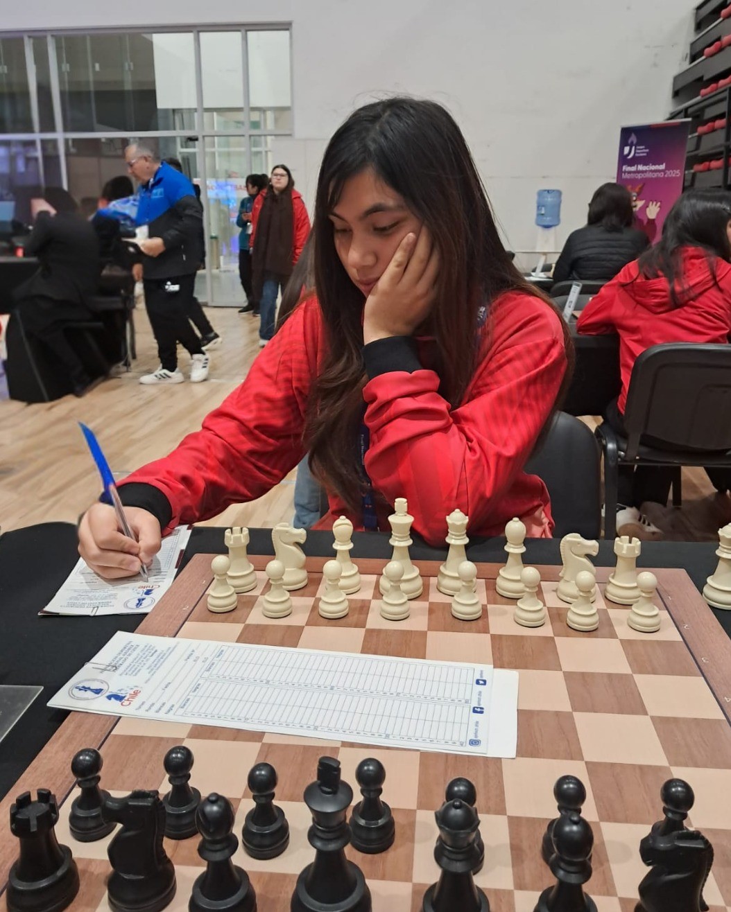 Martina Espinoza del Liceo Tecnológico de Copiapó se destacó en la Final Nacional de Ajedrez