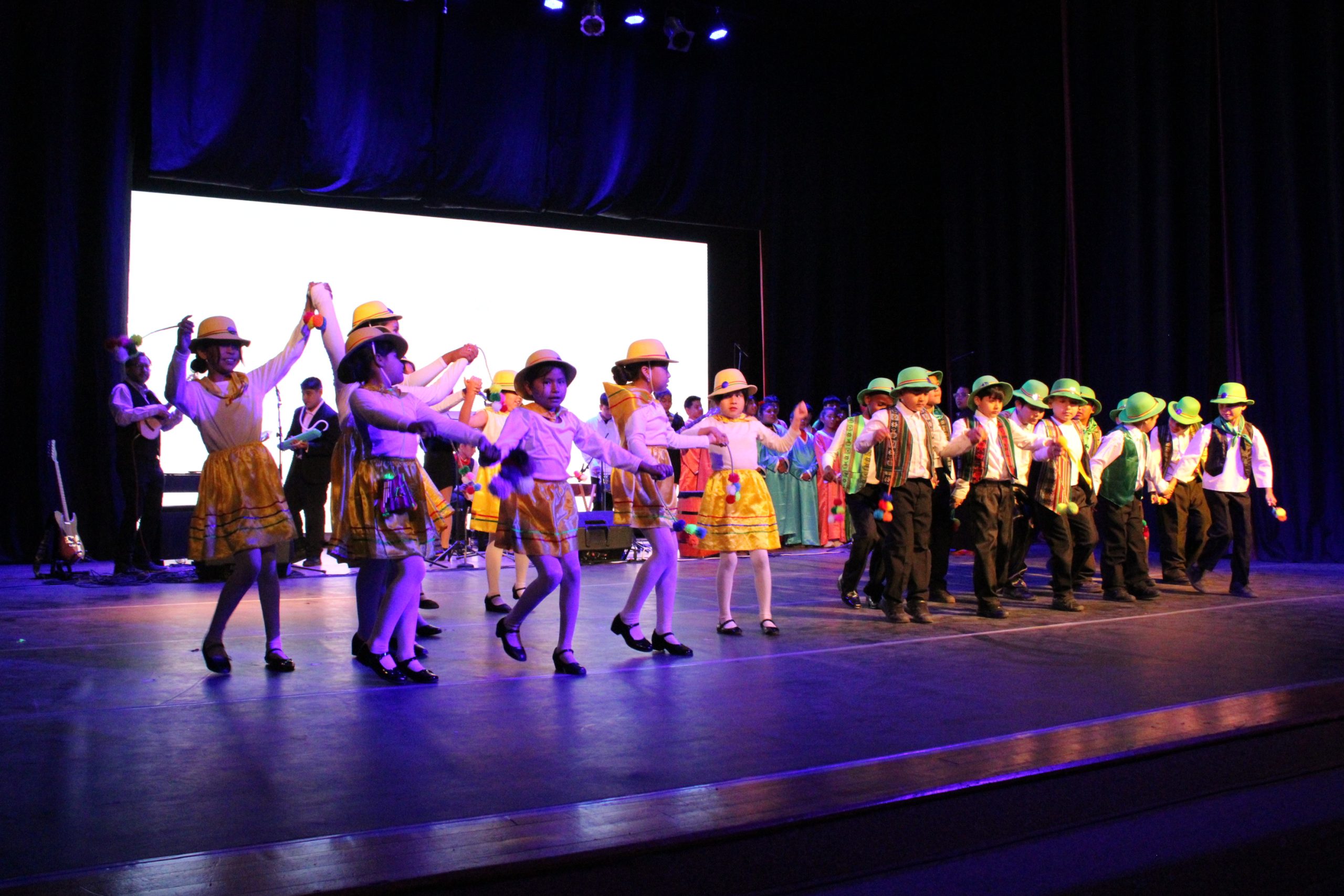 Escuela Artística Las Brisas celebró su 8ª Gala Multicultural: un viaje por la diversidad, el arte y la educación pública