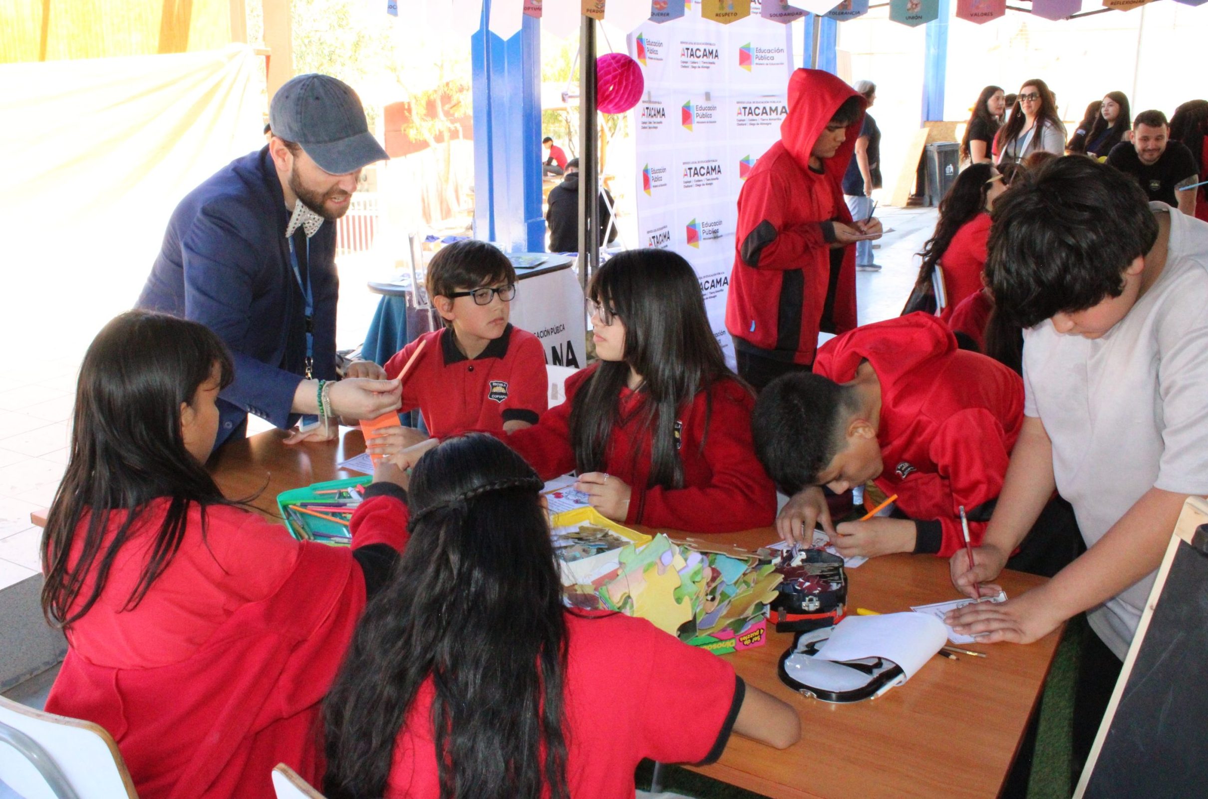 Escuela Las Brisas realizó feria intersectorial contra la violencia con activa participación de toda la comunidad educativa