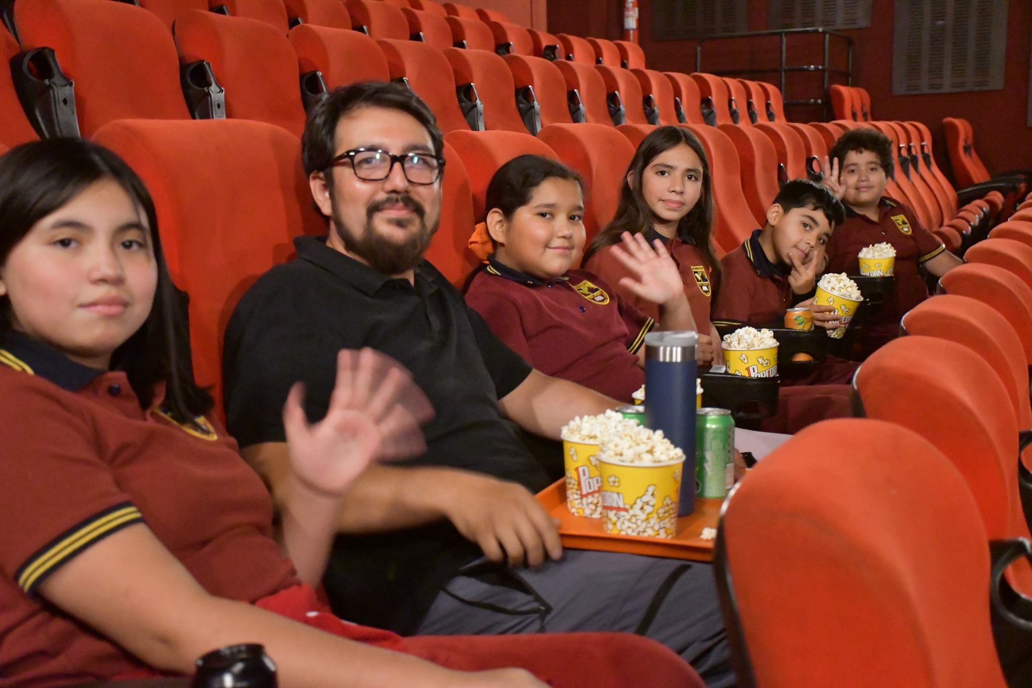 Estudiantes de la Escuela Rural Jaime Prohens vivieron experiencia recreativa en el cine