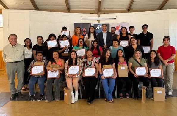 Estudiantes de la tercera jornada de enseñanza y fortalecen su empleabilidad digital en Atacama gracias a certificación en Excel gestionada por PUCOBRE