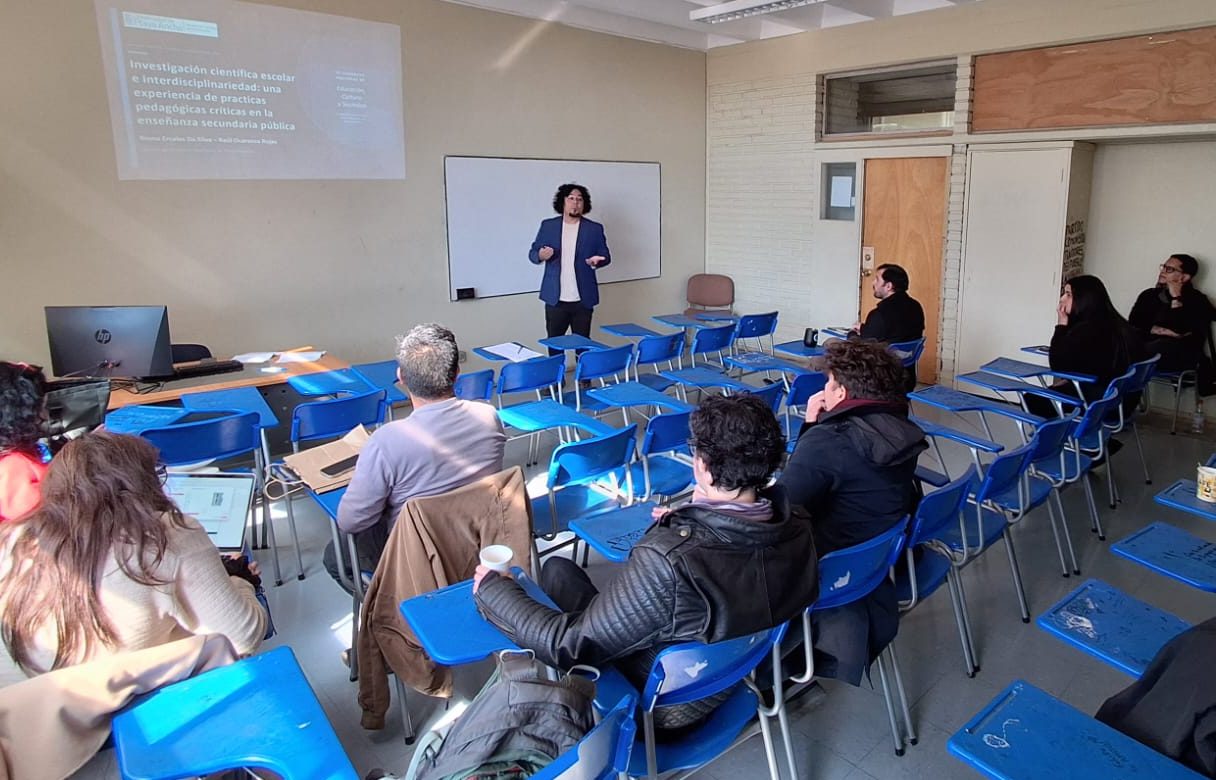 Docente del Liceo Jorge Alessandri compartió experiencia de investigación escolar en congreso nacional